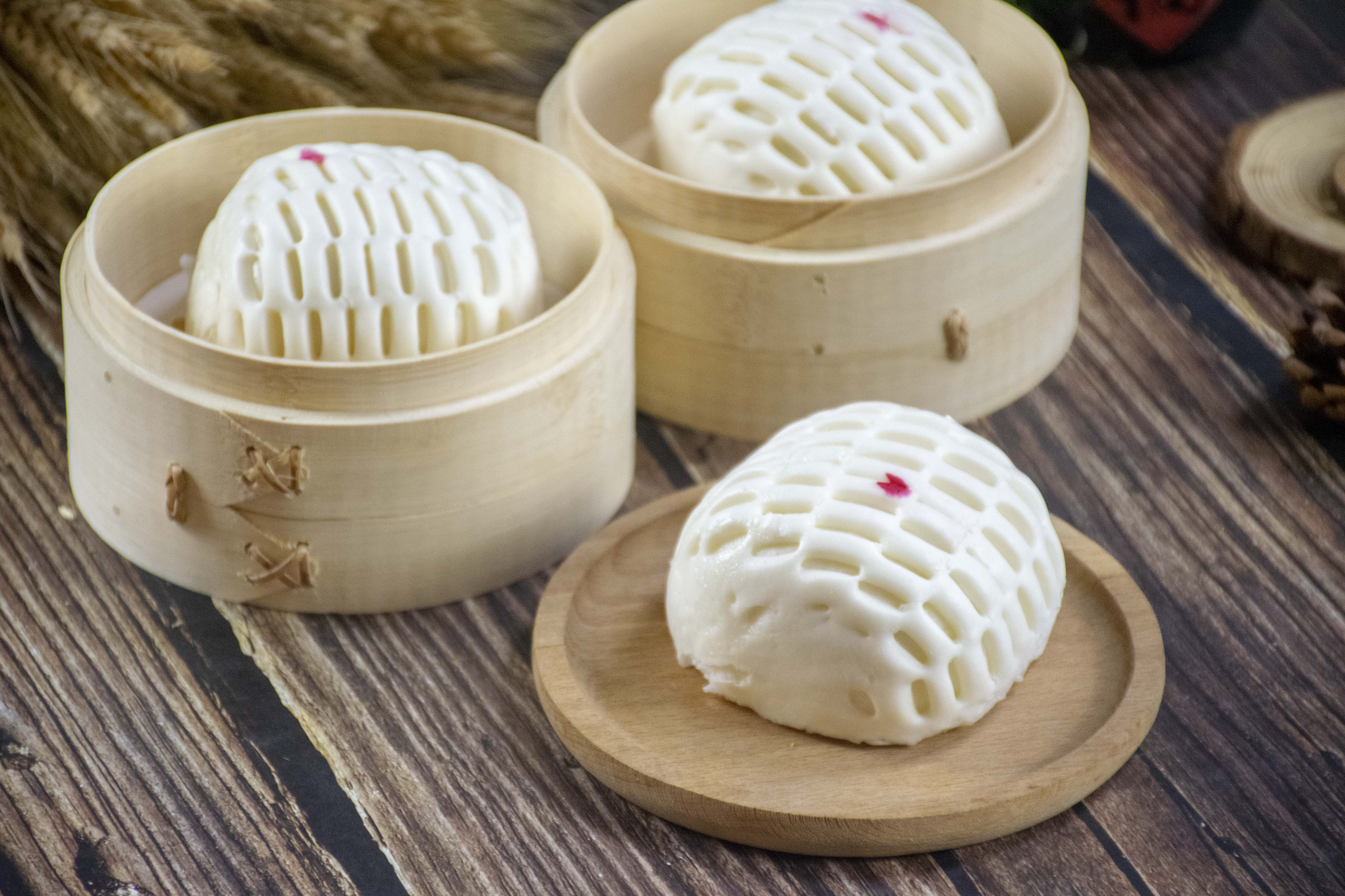 网格莲蓉包